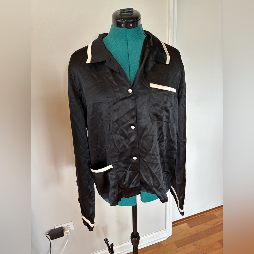 ✨NWT✨ Morgan Lane Noir Satin Shirt with Vanilla Accents, cropped, 100% silk